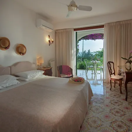 Hotell Semiramis De Charme & Pools