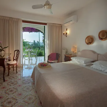 Semiramis De Charme & Pools Hotell