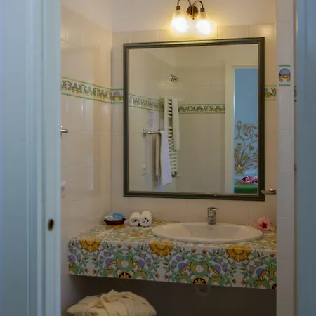 Semiramis De Charme & Pools Hotell