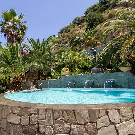 Hotel Semiramis De Charme & Pools 3*