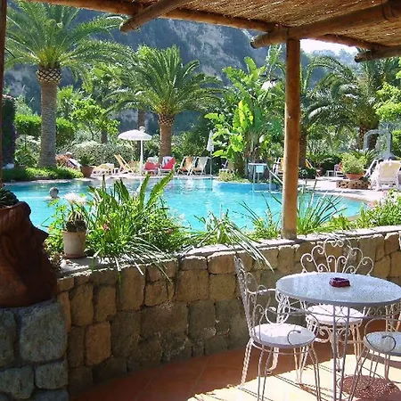 Hotel Semiramis De Charme & Pools 3*