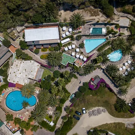 Hotell Semiramis De Charme & Pools 3*