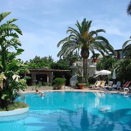 Semiramis De Charme & Pools Hotell 3*