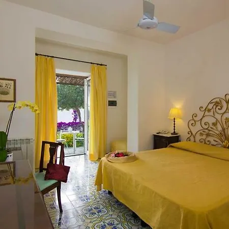 Semiramis De Charme & Pools Hotell