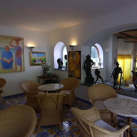 Hotel Semiramis De Charme & Pools